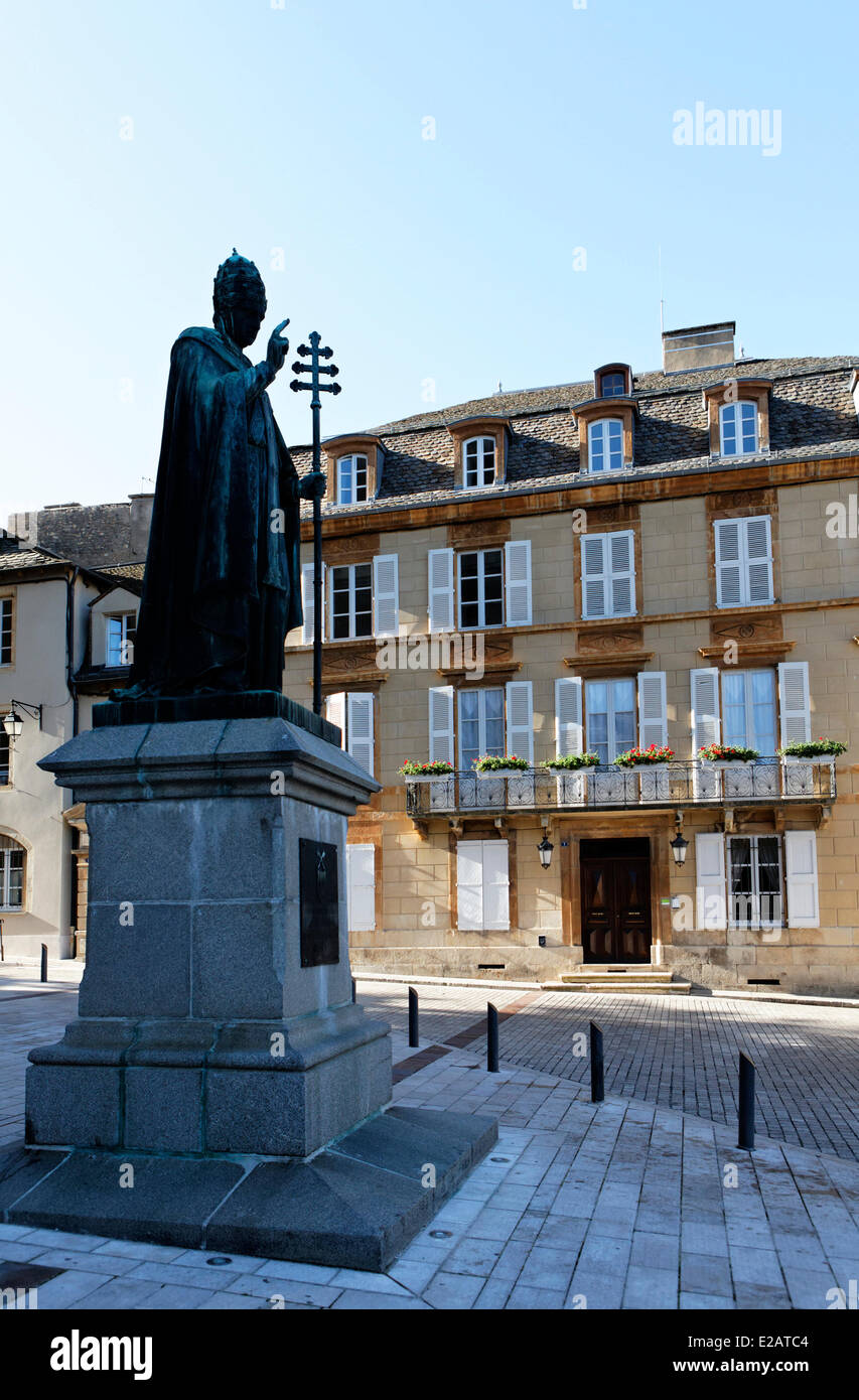Francia, Lozère, Mende, la statua di Papa Urbano V Foto Stock