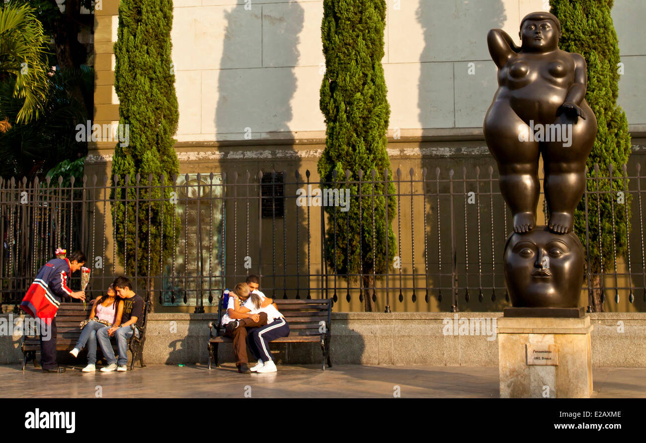 La Colombia, dipartimento di Antioquia, Medellin, recentemente creato nella parte anteriore del Botero museo, il Plaza Botero ha 20 monumentale Foto Stock