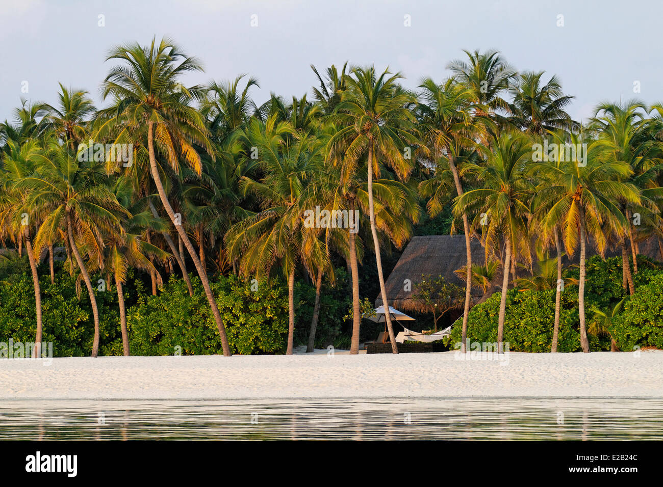 Maldive Kaafu Nord Male Atoll, uno & solo Reeethi Rah hotel, villa sulla spiaggia Foto Stock