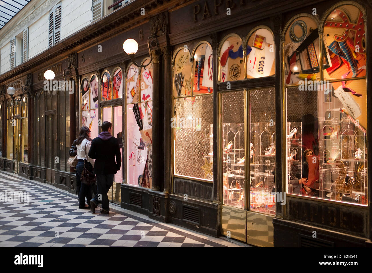 louboutin negozio parigi louboutin negozio parigi