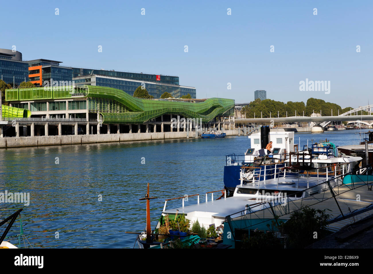 Francia, Parigi, Quai d'Austerlitz, Cite de la Mode et du Design (la moda e il design in città), edifici industriali del generale Foto Stock