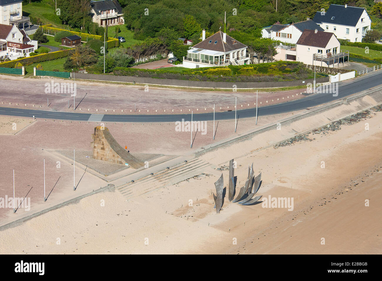 Francia, Calvados, Saint Laurent sur Mer, la spiaggia di Omaha, il Braves memorial da Anilore Banon (vista aerea) Foto Stock