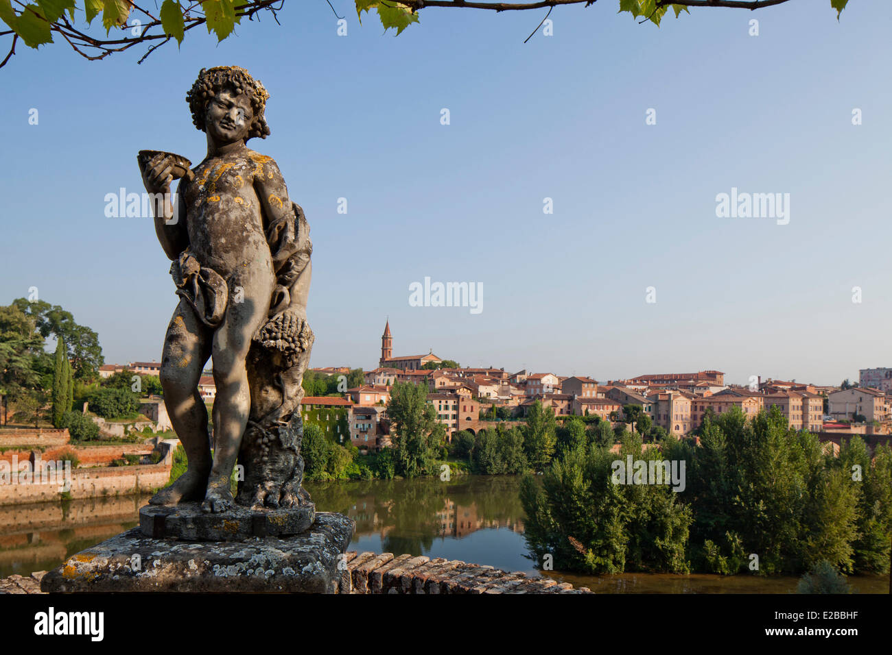 Francia, Tarn, Albi, la città episcopale, classificato come patrimonio mondiale dall' UNESCO, scultura nel giardino del Palais de la Berbie Foto Stock