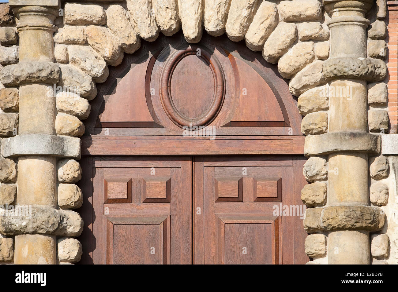 Francia, Seine et Marne, Fontainebleau, Hotel de Ferrare gate realizzata in pietra arenaria dalla foresta di Fontainebleau in stile rinascimentale Foto Stock