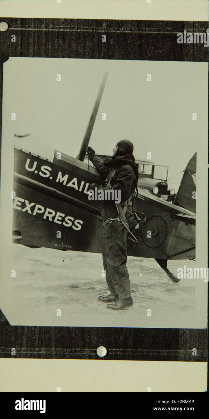 Wesley L. Smith, un importante pilota di posta aerea, era parte integrante del servizio Air mail degli Stati Uniti. Contribuì a stabilire l'affidabilità e la velocità del trasporto della posta aerea negli Stati Uniti, segnando significativi progressi nella comunicazione aerea durante l'inizio del XX secolo. Foto Stock