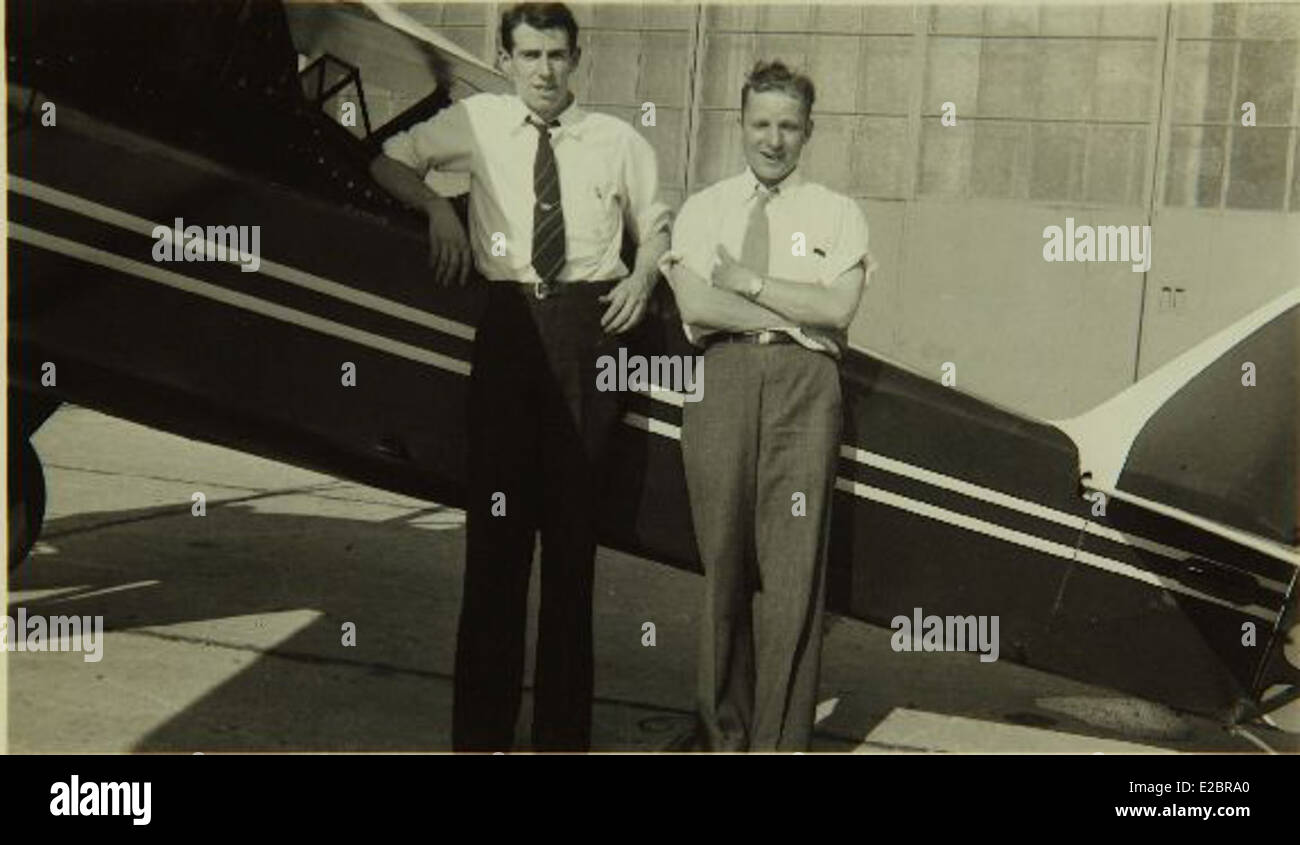 Thomas Sullivan, presente in questa fotografia del San Diego Air and Space Museum, fu una figura influente nell'aviazione. La sua carriera ha contribuito in modo significativo allo sviluppo e all'innovazione della tecnologia di volo. Foto Stock