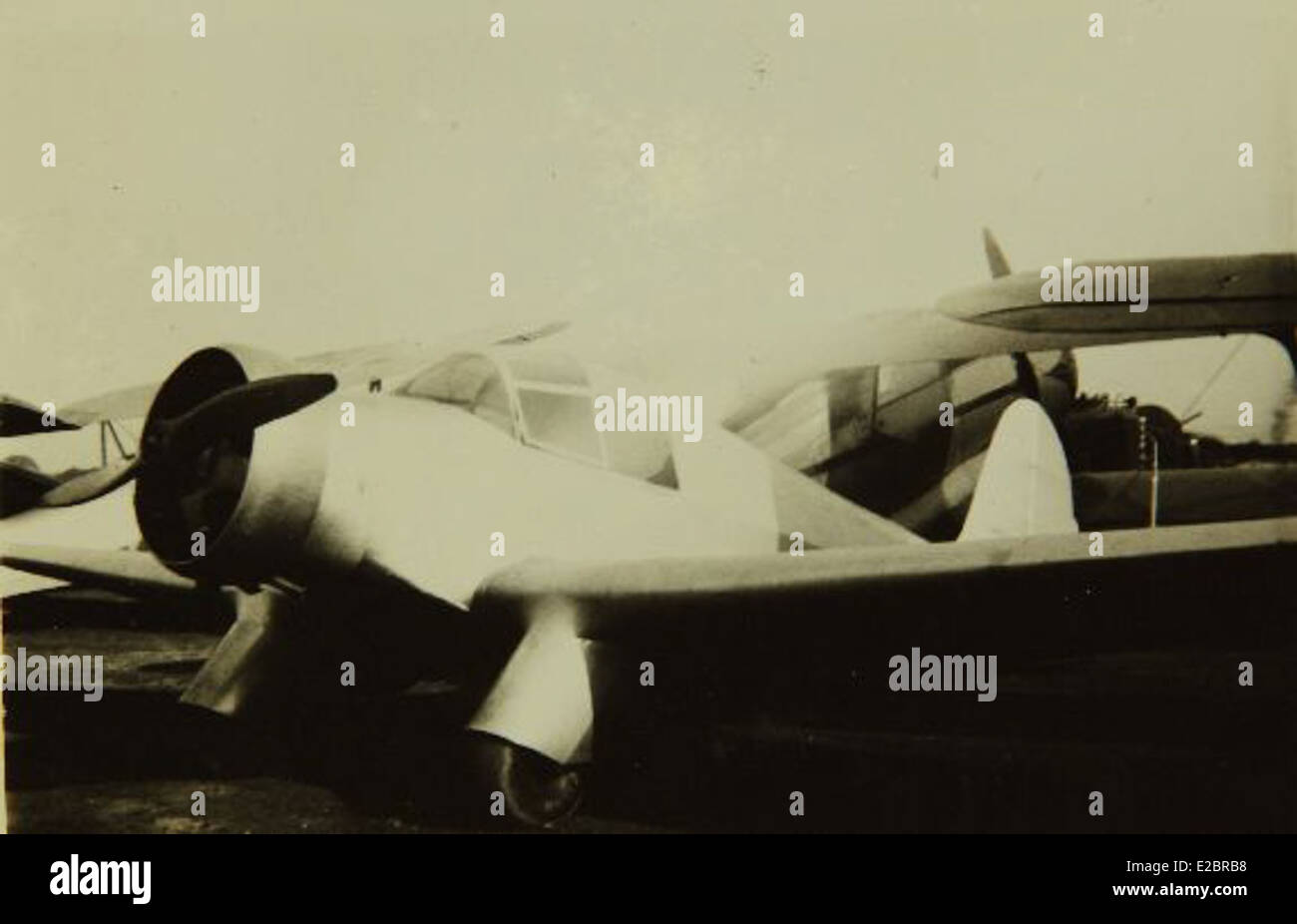 Thomas Sullivan fu una figura chiave nella prima storia dell'aviazione, contribuendo allo sviluppo di aerei e aeronautica. Il suo lavoro, raccolto in questa collezione, fornisce informazioni sull'evoluzione del volo e dell'industria aeronautica. Foto Stock