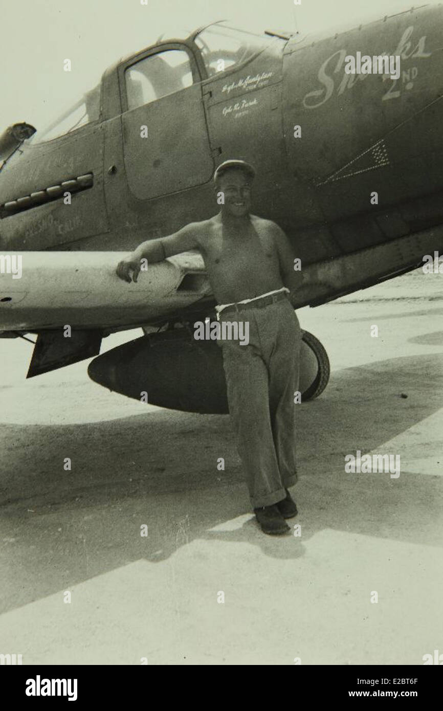 William Shomo, una figura notevole nella storia dell'aviazione, è presente in questa collezione, documentando i suoi contributi nel campo dell'aeronautica e il suo impatto sui primi sviluppi dell'aviazione. Foto Stock