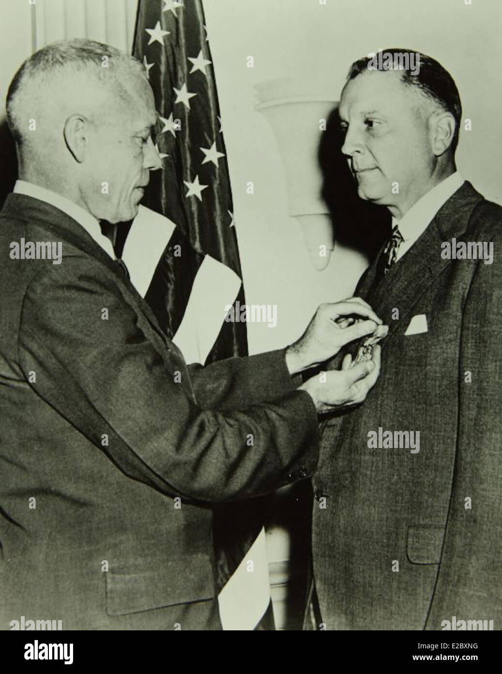 Juan T. Trippe fu una figura chiave nella fondazione e nell'espansione della Pan American World Airways. La sua leadership ha trasformato l'aviazione commerciale e ha reso Pan Am uno dei marchi di compagnie aeree più riconosciuti della storia, con la sua eredità conservata al San Diego Air and Space Museum. Foto Stock