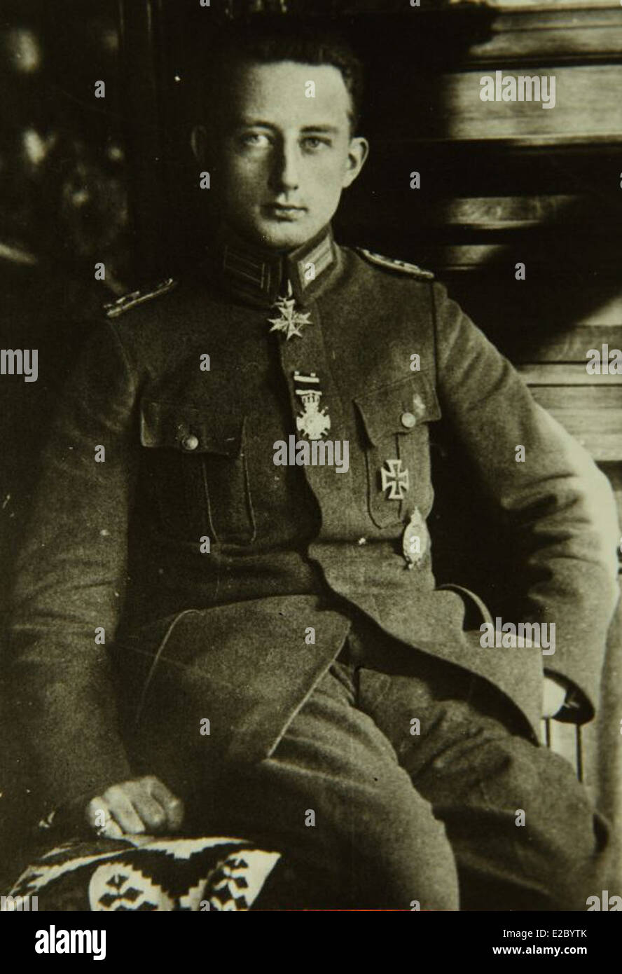 Il tenente Werner Voss era un famoso asso dei caccia tedesco durante la prima guerra mondiale, accreditato con 48 vittorie aeree. La sua esperienza nel combattimento aereo lo rese uno dei piloti più abili del conflitto. Foto Stock