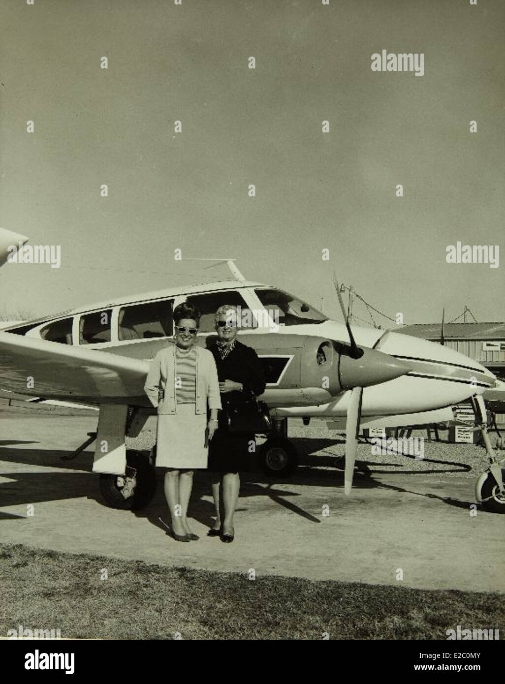 Edna White fu un aviatore pionieristico che contribuì ai primi progressi dell'aviazione. Il suo lavoro nell'aeronautica e nell'addestramento al volo ha contribuito a plasmare lo sviluppo dell'aviazione negli Stati Uniti Foto Stock