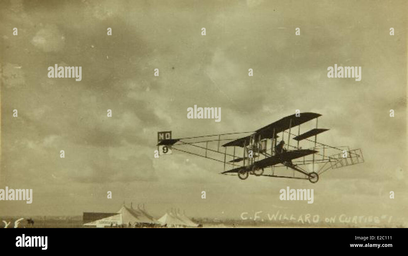 Questa immagine di Charles Willard, una figura influente dell'aviazione, fa parte della collezione del San Diego Air and Space Museum. Willard contribuì allo sviluppo della prima tecnologia aeronautica. Foto Stock