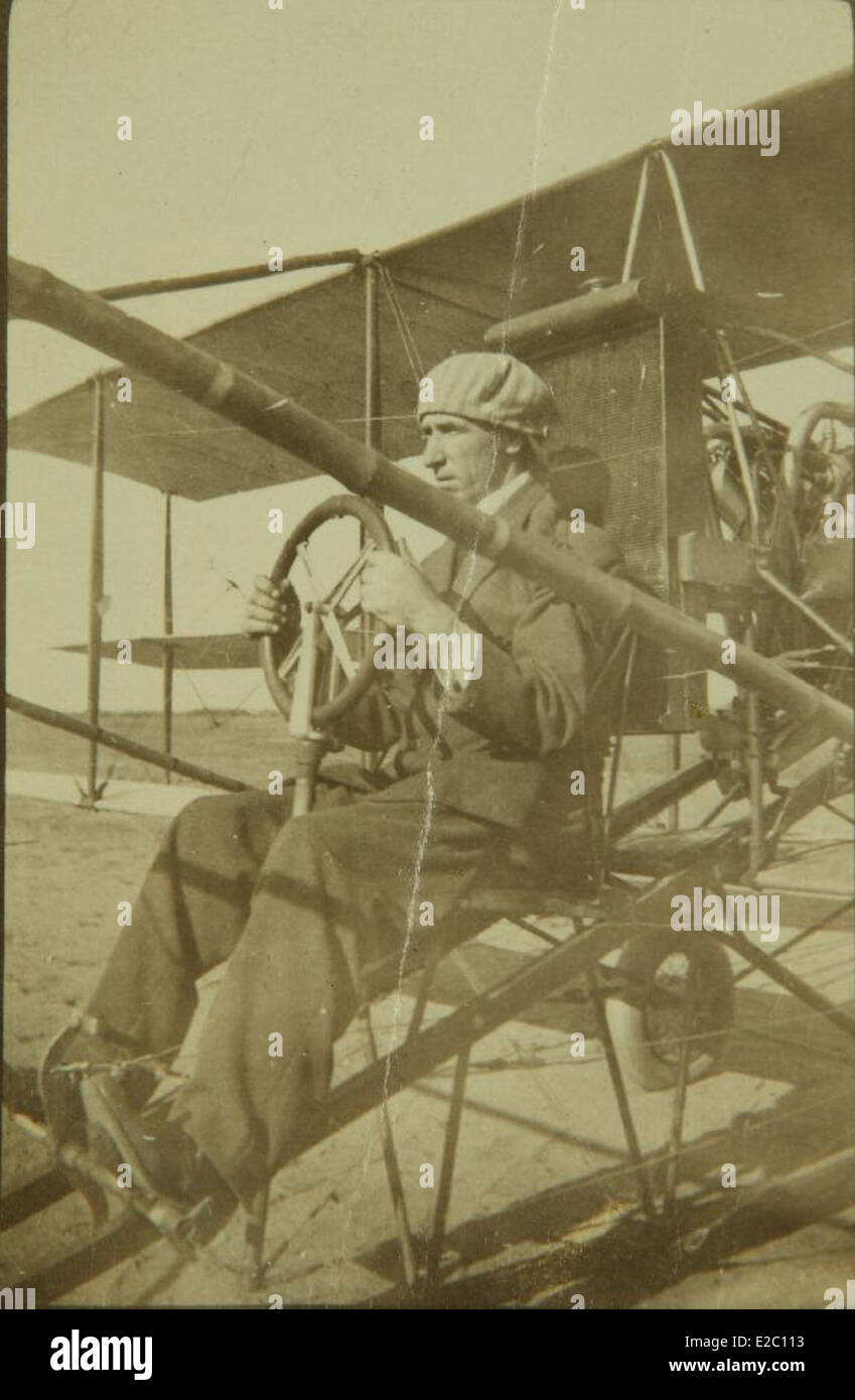 Charles Willard fu un pioniere dell'aviazione statunitense che contribuì allo sviluppo iniziale del volo. Il suo lavoro con la progettazione di aeromobili e i voli di prova fu essenziale per far progredire l'ingegneria aeronautica all'inizio del XX secolo. I contributi di Willard all'aviazione sono riconosciuti al San Diego Air and Space Museum. Foto Stock