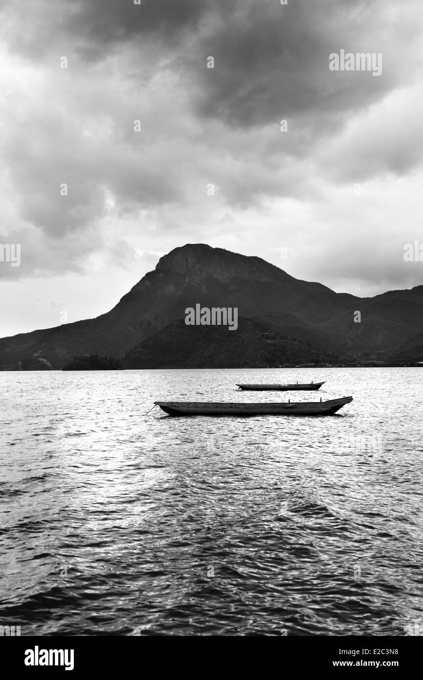 Le foto scattate in Lago Lugu, Sichuan, in Cina, un po' isolata dal luogo in cui l'unica cultura Mosuo vive per centinaia di anni. Foto Stock