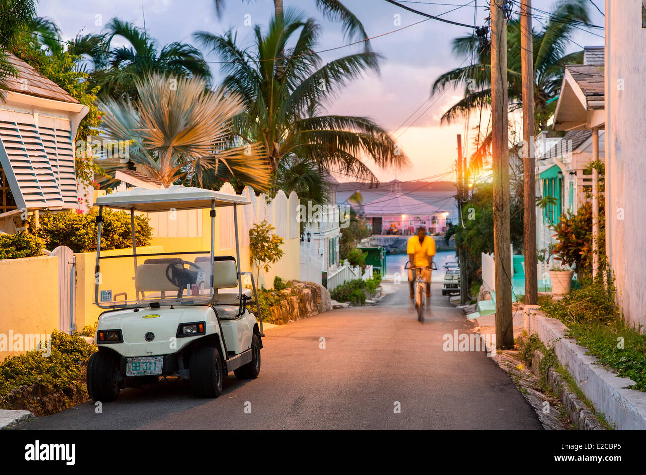 Bahamas, Harbour Island, Street nella città di Dunmore Foto Stock
