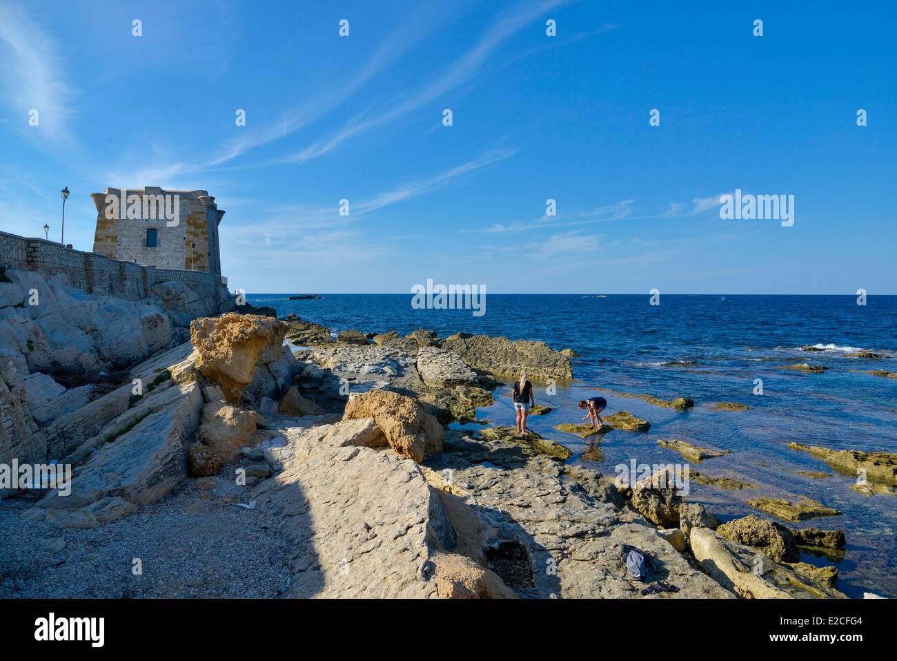L'Italia, Sicilia, Trapani, Centro Storico, Torre di Ligny del XVII secolo, fortezza difensiva square pietra costruito sulle rocce Foto Stock