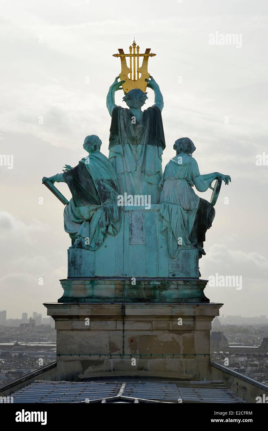 Francia, Parigi, Opera Garnier, Apollo, la poesia e la musica della scultura del tetto di Aime miglio (circa 1860-1869) Foto Stock