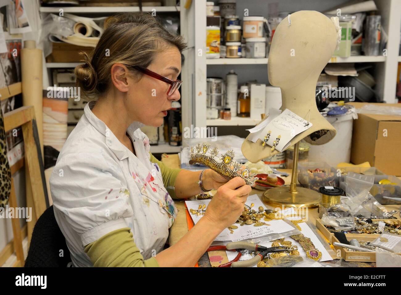 Francia, Parigi, Opera Garnier, il costume di workshop, il costume di workshop di decorazione Foto Stock