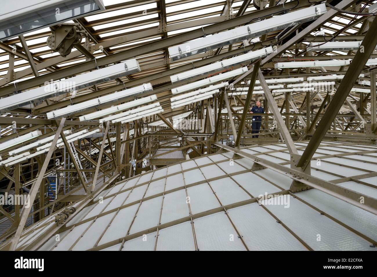 Francia, Parigi, il Museo d' Orsay, soffitta chiamato anche a doppia pelle oltre l'ex stazione ferroviaria Foto Stock