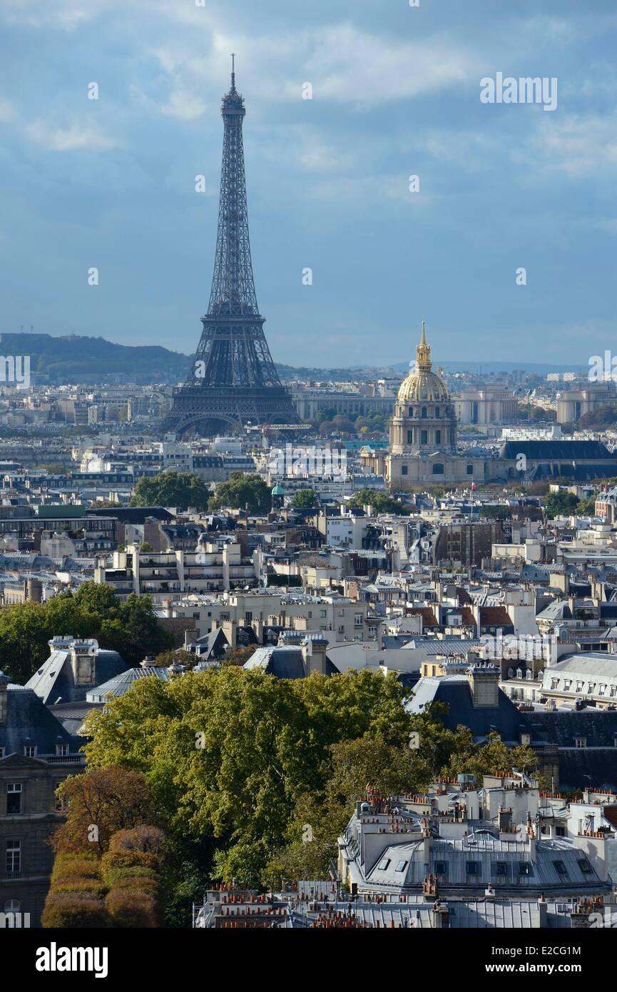 Francia, Parigi, l'Hôtel des Invalides e la Torre Eiffel in background Foto Stock