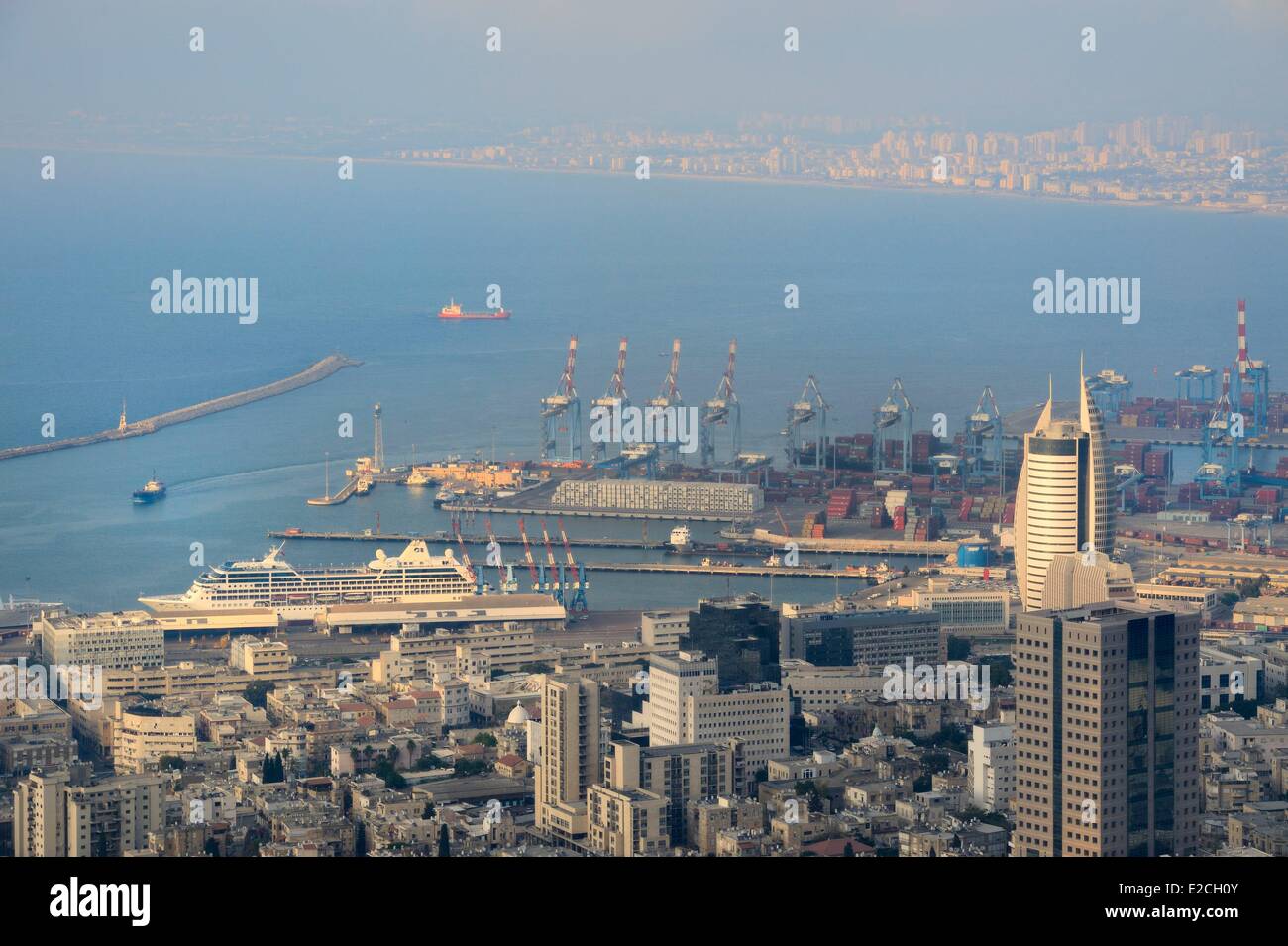 Israele Haifa, il centro e il porto dal Monte Carmelo Foto Stock