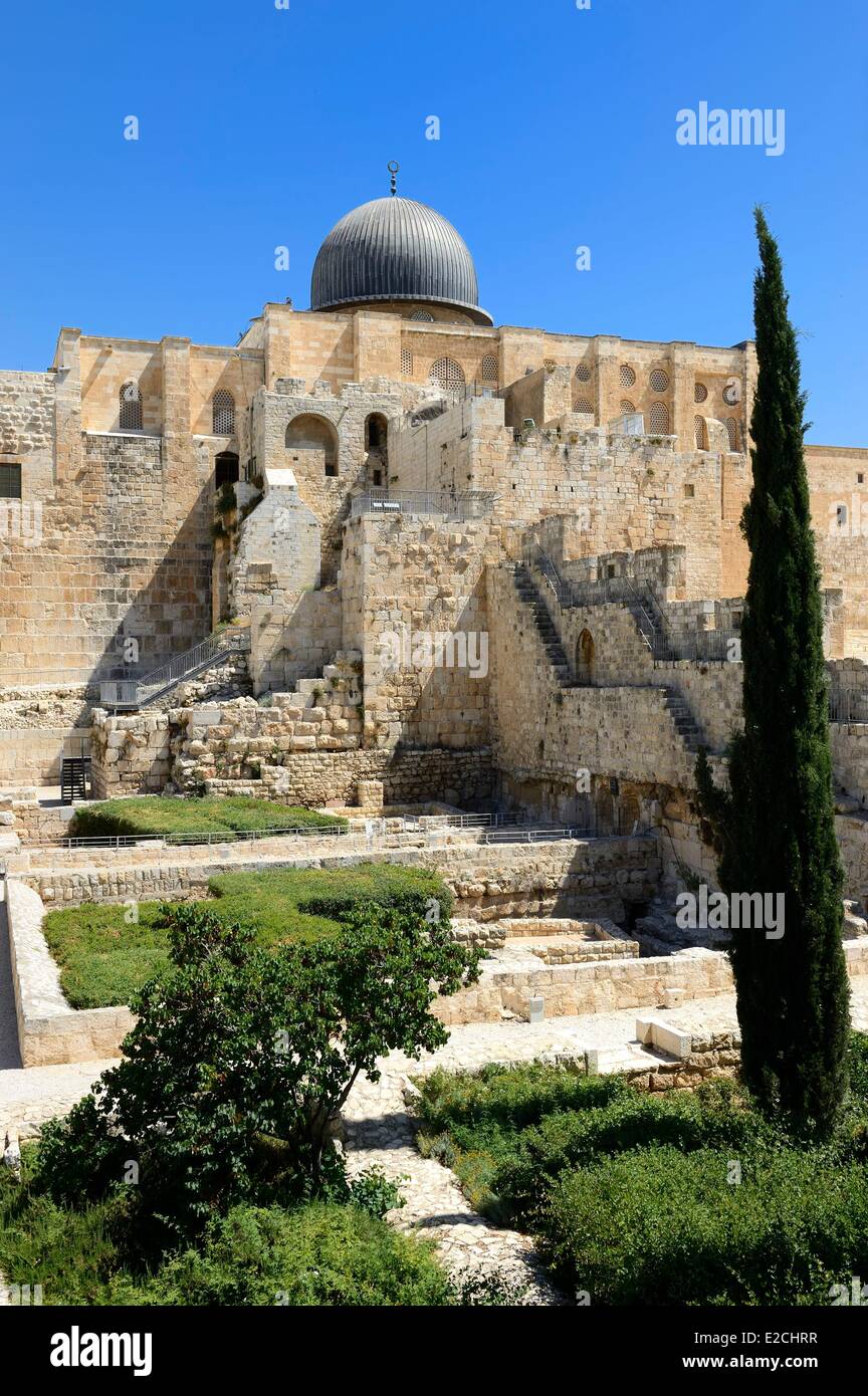 Israele, Gerusalemme, città santa e la città vecchia sono classificati come patrimonio mondiale dall'UNESCO, il Monte del Tempio visto dal centro di Davidson, sud pareti di ritegno del tempio costruito da Erode il Grande e la moschea Al Aqsa Foto Stock
