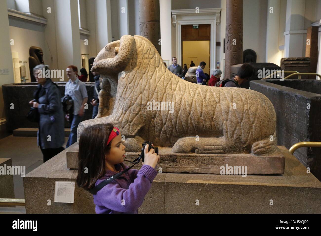 Regno Unito, Londra, British Museum, antichità egizie, i bambini in visita  Foto stock - Alamy