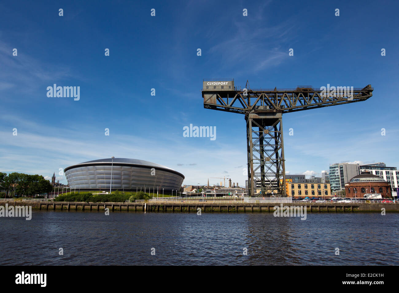 SSE Idro Arena e Finnieston gru in Glasgow sul fiume Clyde Foto Stock