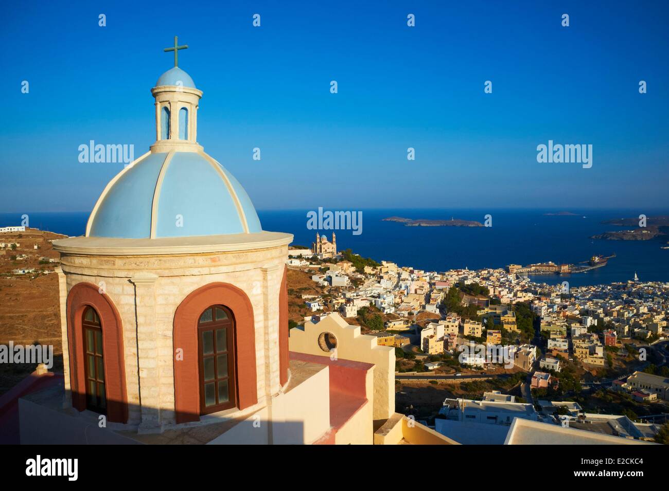 Grecia CICLADI Syros Island Ermoupoli Ano Syros feudo cattolica Saint-Georges cattedrale Foto Stock
