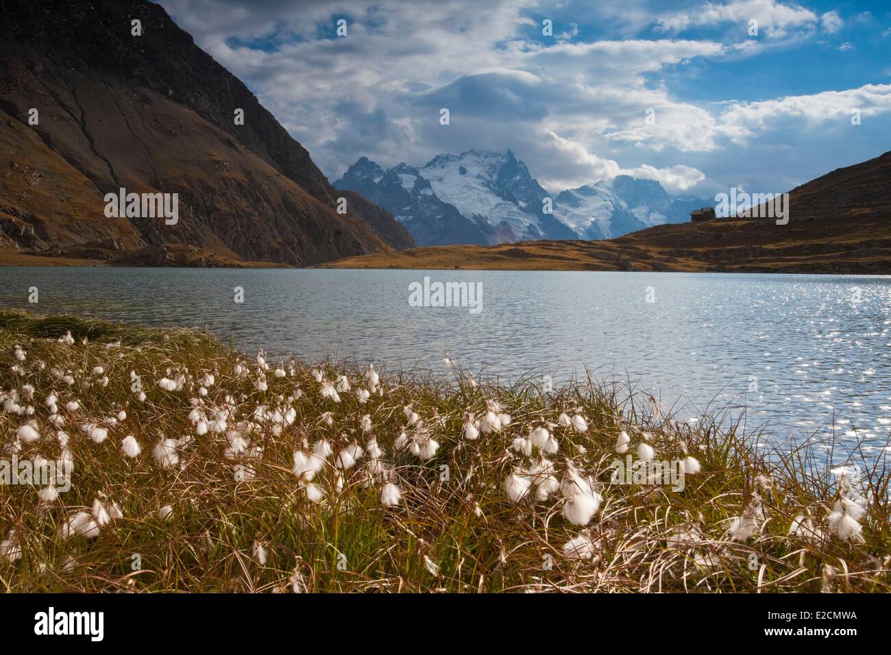 Francia Hautes Alpes Lago faccia Goleon Meije Foto Stock