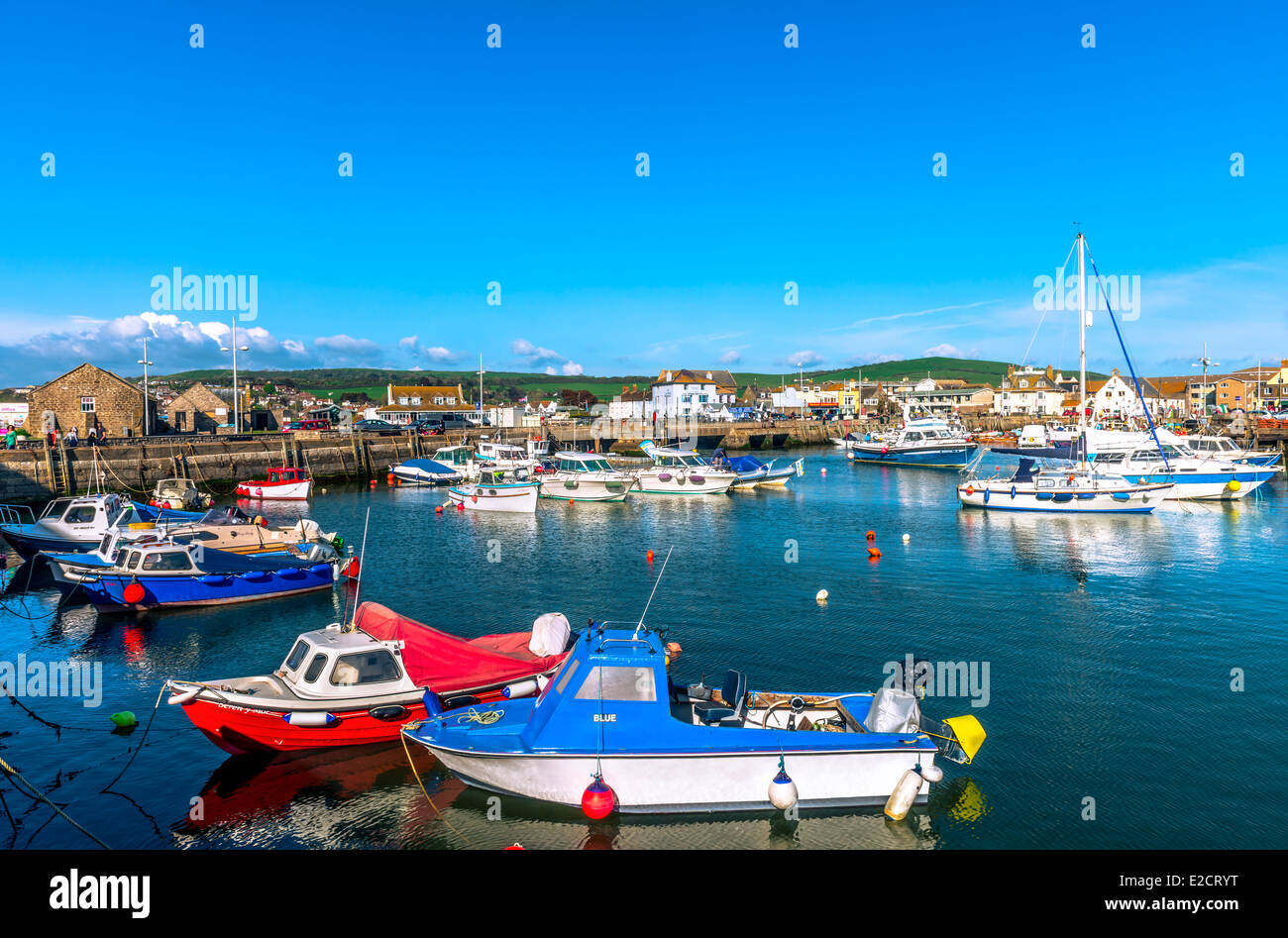 Barche e yacht in West Bay Harbour Dorset Foto Stock