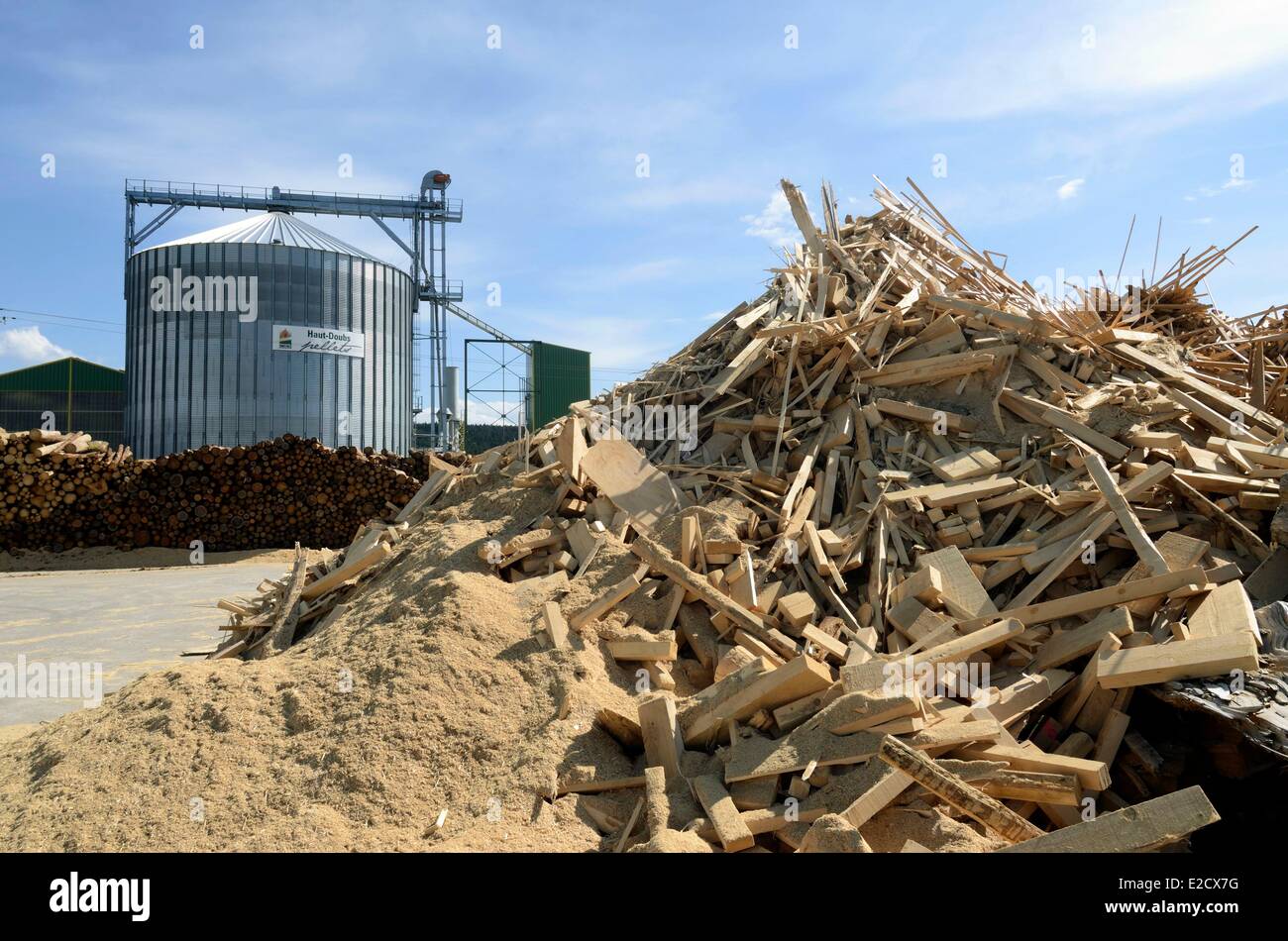 Francia Doubs Levier Haut Doubs pellet pellet di legno produzione riciclaggio rifiuti mill Foto Stock