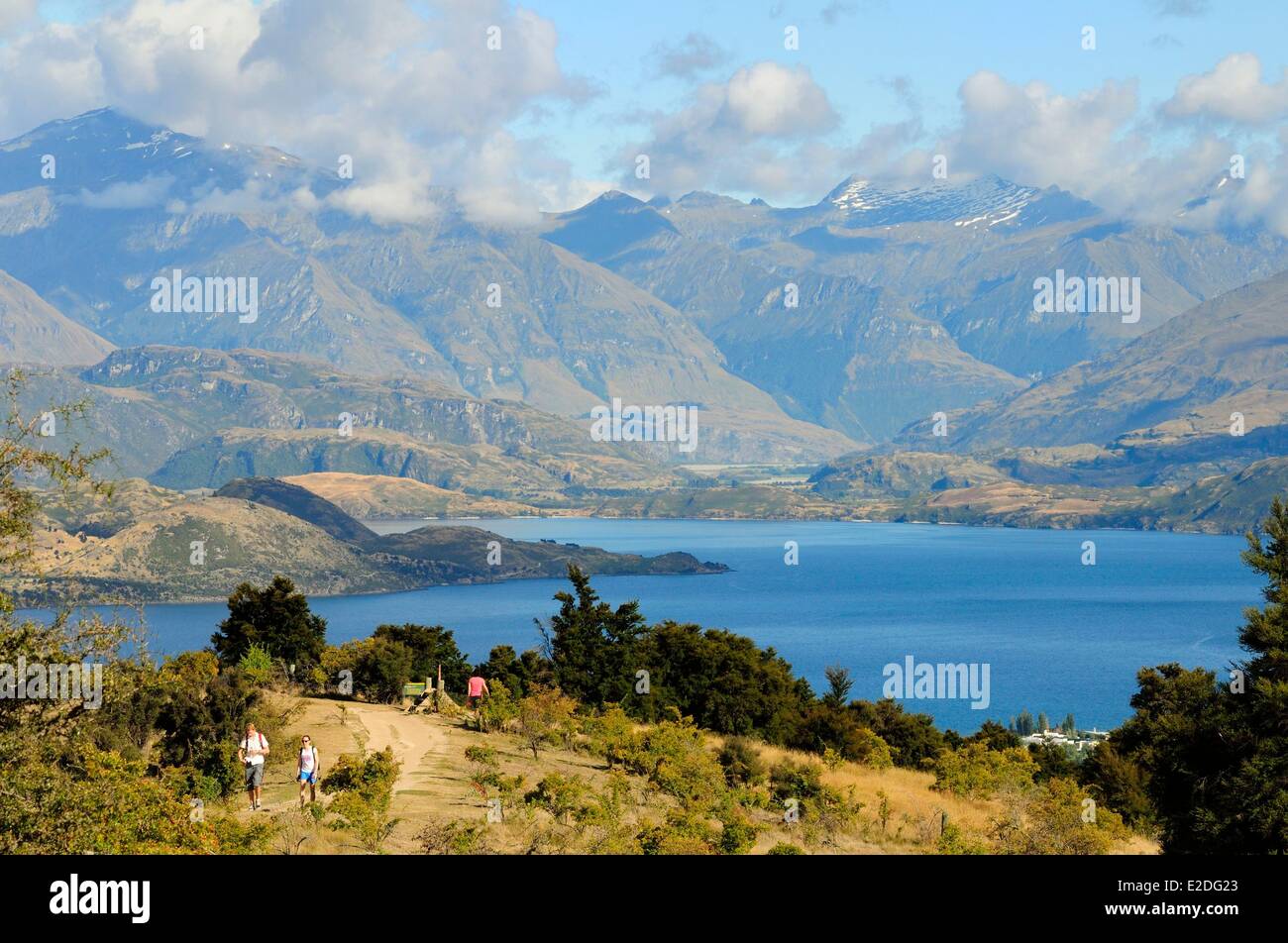 Nuova Zelanda Isola del Sud regione di Otago Wanaka alle porte del monte aspiranti Parco Nazionale vista sul lago Wanaka dal montaggio di ferro Foto Stock