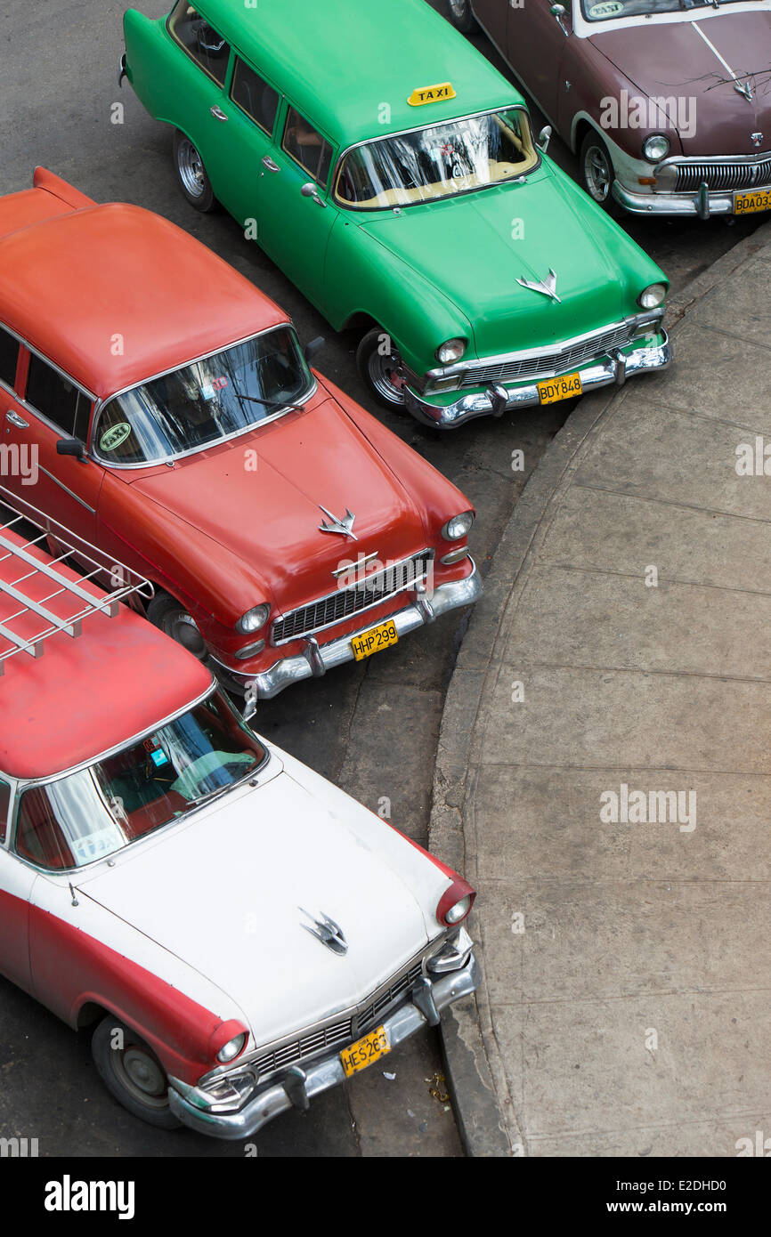 Cuba La Habana Provincia Habana automobili americane utilizzati come taxi nelle immediate vicinanze della stazione centrale Foto Stock