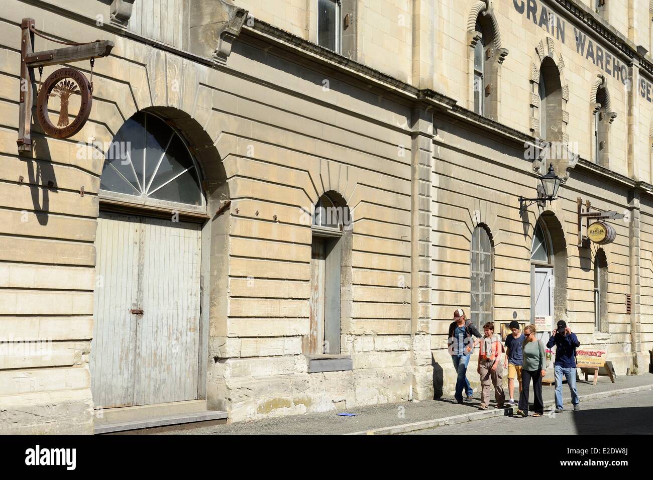 Nuova Zelanda, Isola del Sud, regione di Otago, Oamaru è un centro urbano sul lungomare con ben conservati edifici vittoriani dal 1880, Porto Street è allineato con i magazzini, le stalle e gli edifici commerciali Foto Stock
