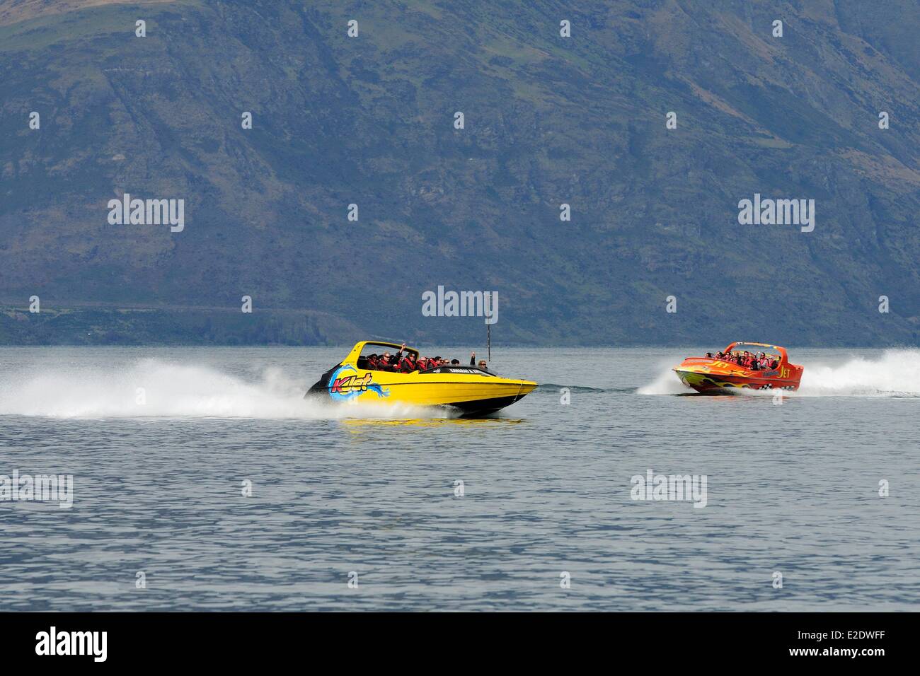 Nuova Zelanda, Isola del Sud, regione di Otago, Queenstown sul bordo del lago Wakatipu, è conosciuto in tutto il mondo per la sua attività di avventura (Lo sci e lo snowboard, il jet boating, whitewater rafting, bungy jumping, mountain bike, skateboard, tramping, parapendio, sky diving), jetboating Foto Stock
