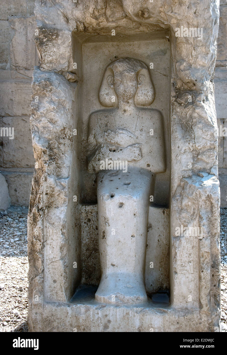 Rilievo del dio Osiride nel cortile del Sethi I Temple (1306-1290 a.C.) in Abydos. Foto Stock