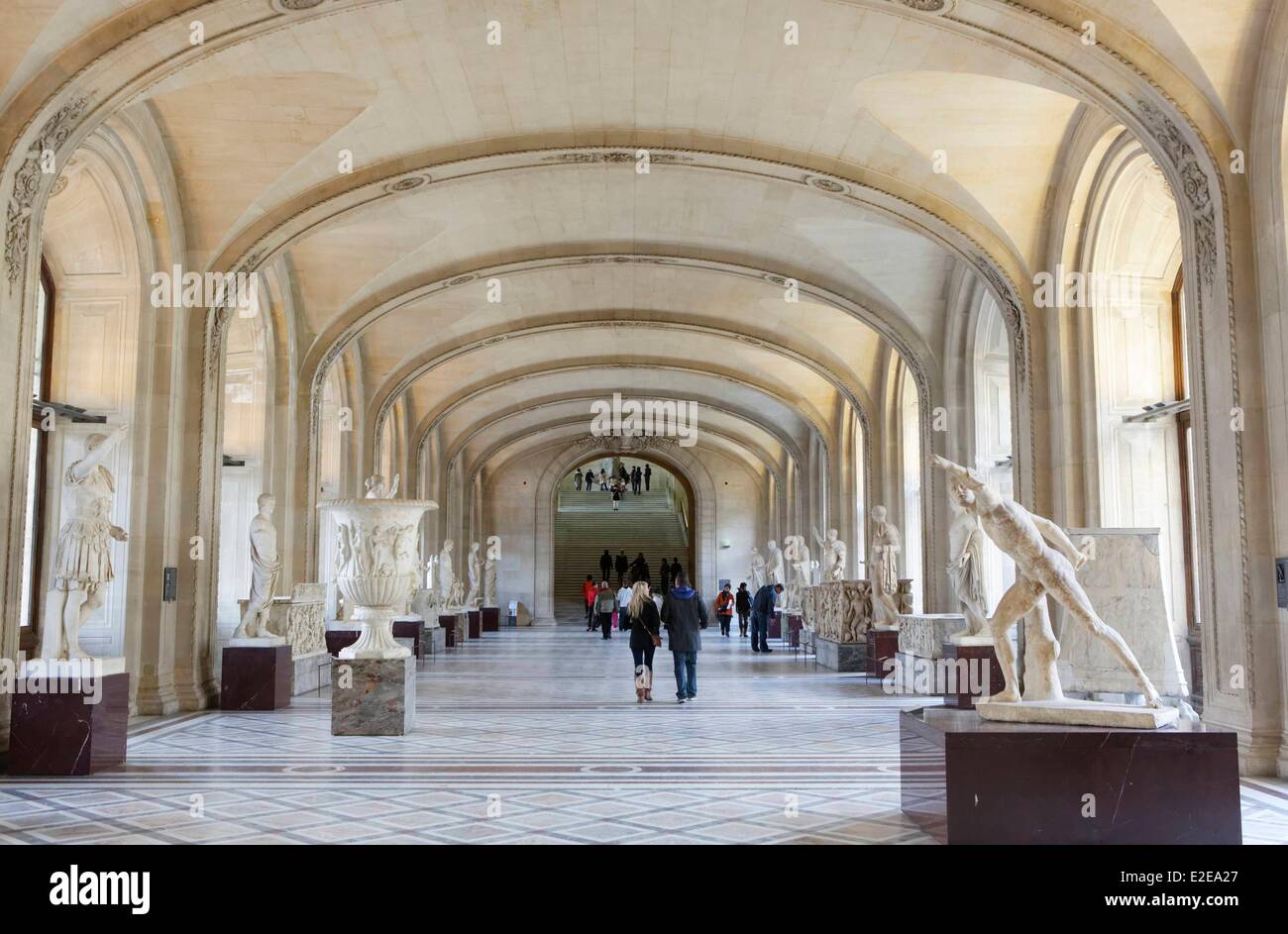 Francia, Parigi, Museo del Louvre, vestibolo Denon Foto Stock