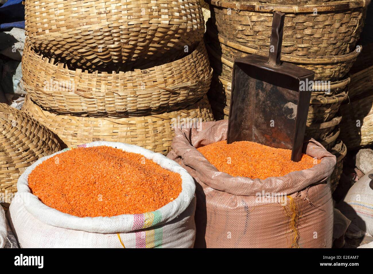 Etiopia, Amhara Region, Bahir Dar, lenticchie sacchetti Foto Stock