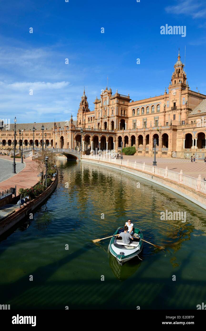 Spagna, Andalusia, Siviglia, Parque de Maria Luisa, Plaza de Espana (Piazza di Spagna) costruito per il 1929 Esposizione Universale Foto Stock