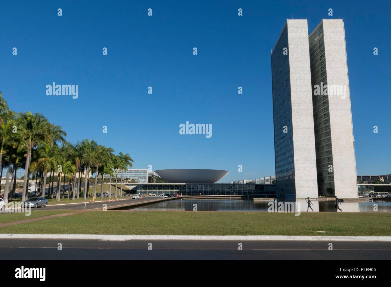 Il Brasile Brasilia elencati come patrimonio mondiale dall' UNESCO Congresso Nazionale visto dalla posizione dei tre poteri architettura Foto Stock