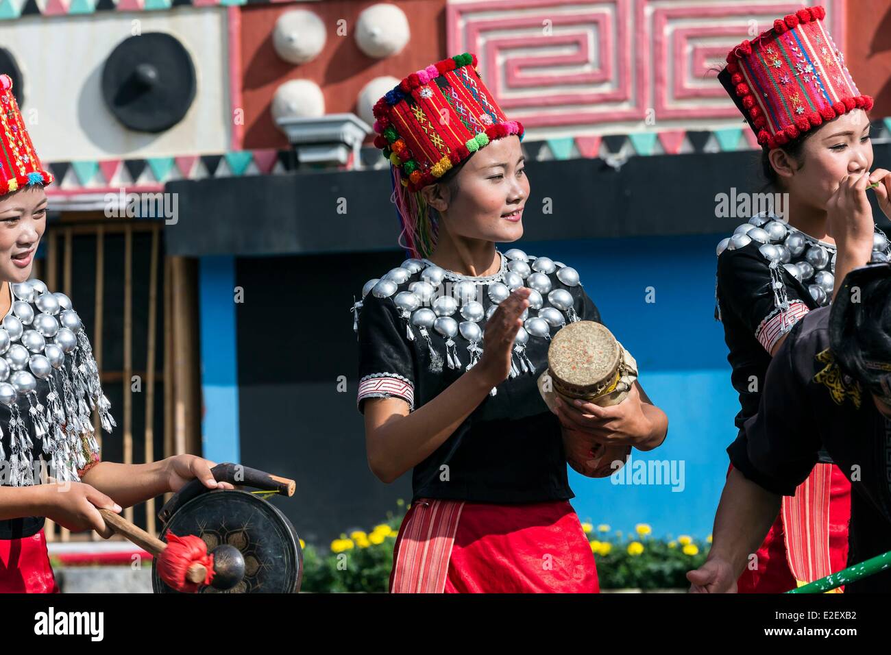 La Cina, nella provincia dello Yunnan, Kumming, il Kumming minoranze etniche, Yunnan etnico, Jingpho persone o persone Kachin Foto Stock
