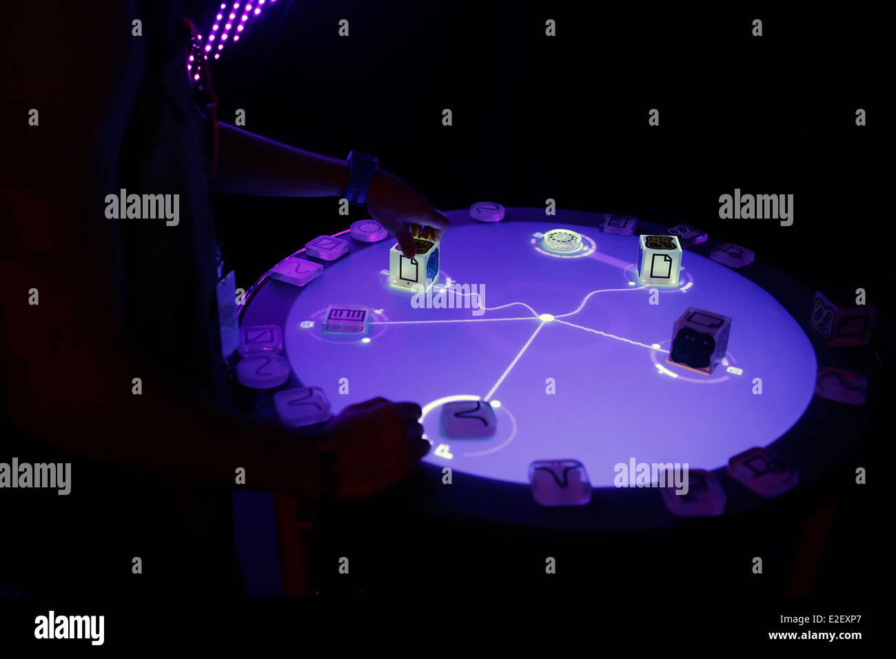 La creazione musicale sistema mostra al sonar musica avanzata e arts festival di Barcellona, Spagna Foto Stock