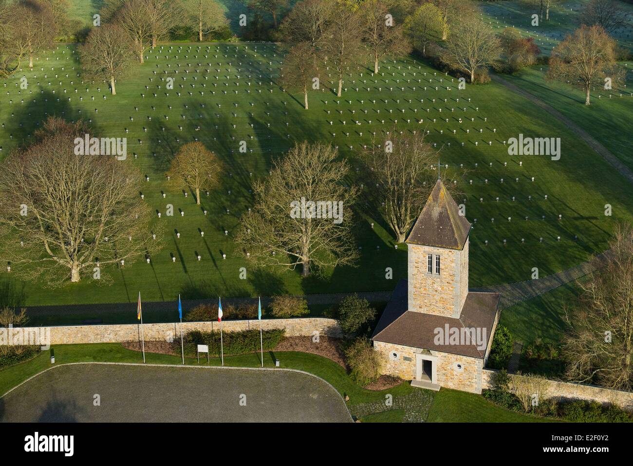 France Manche Orglandes cimitero militare tedesco alloggiamento 10,152 soldati tedeschi caduti durante la Battaglia di Normandia (antenna Foto Stock