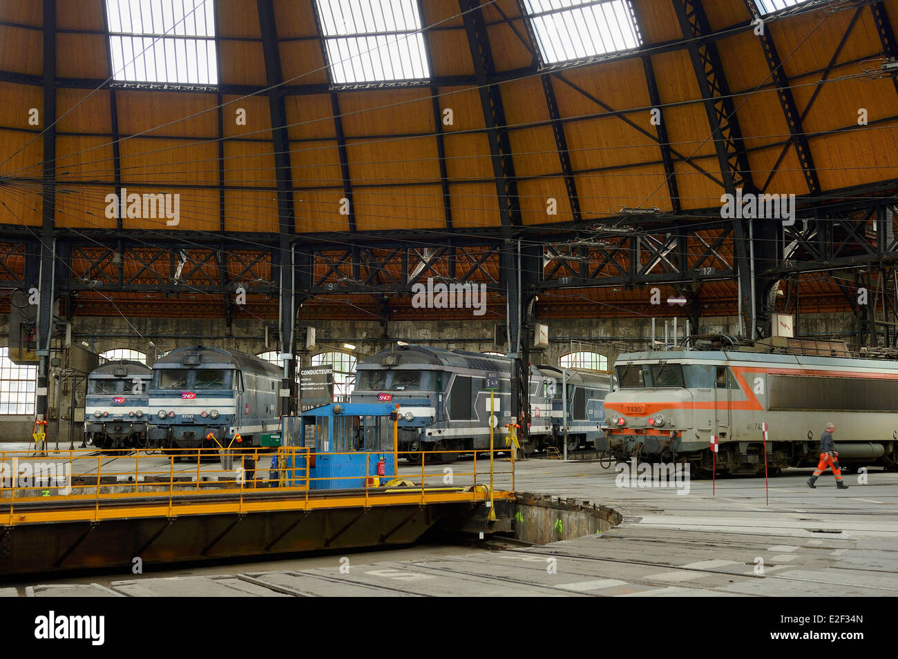 Francia Savoie Chambery l'edificio circolare della ferrovia Rotunda di alloggiamento di un ponte girevole è stato costruito tra il 1906 e il 1910 e Foto Stock