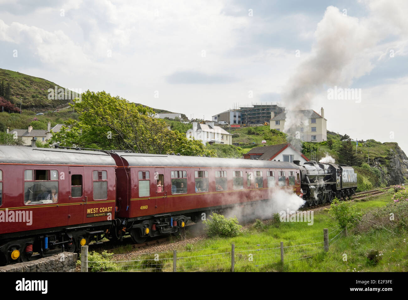 Giacobita treno a vapore il Lancashire Fusilier 45407 sulla West Highland linea ferroviaria a Fort William. Mallaig Highland Scozia UK Foto Stock