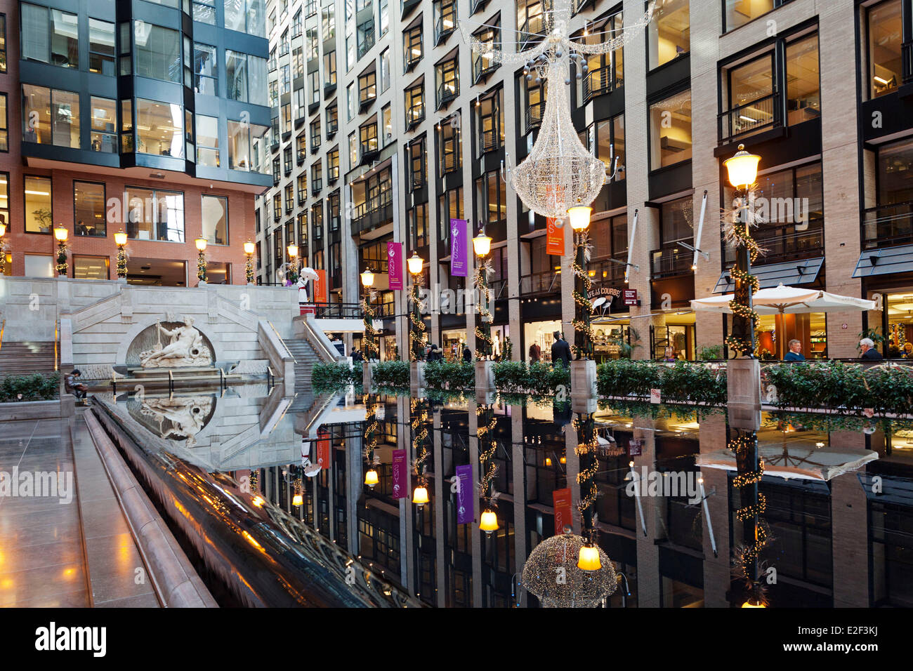 Canada Quebec Montreal provincia la città sotterranea la Ruelle des Fortifications nell atrio del World Trade Center il Foto Stock