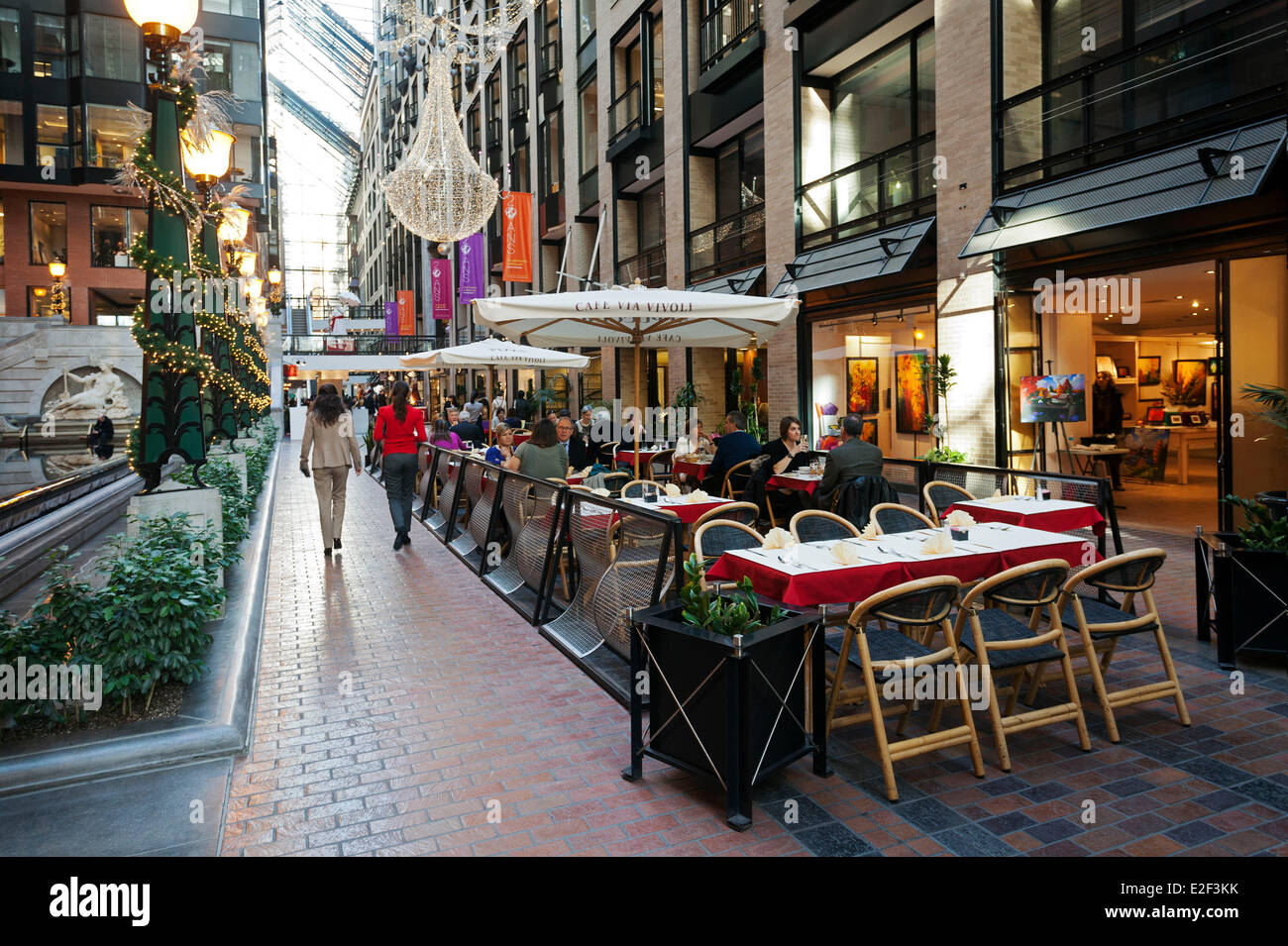 Canada Quebec Montreal provincia la città sotterranea la Ruelle des Fortifications nell atrio del World Trade Center Foto Stock