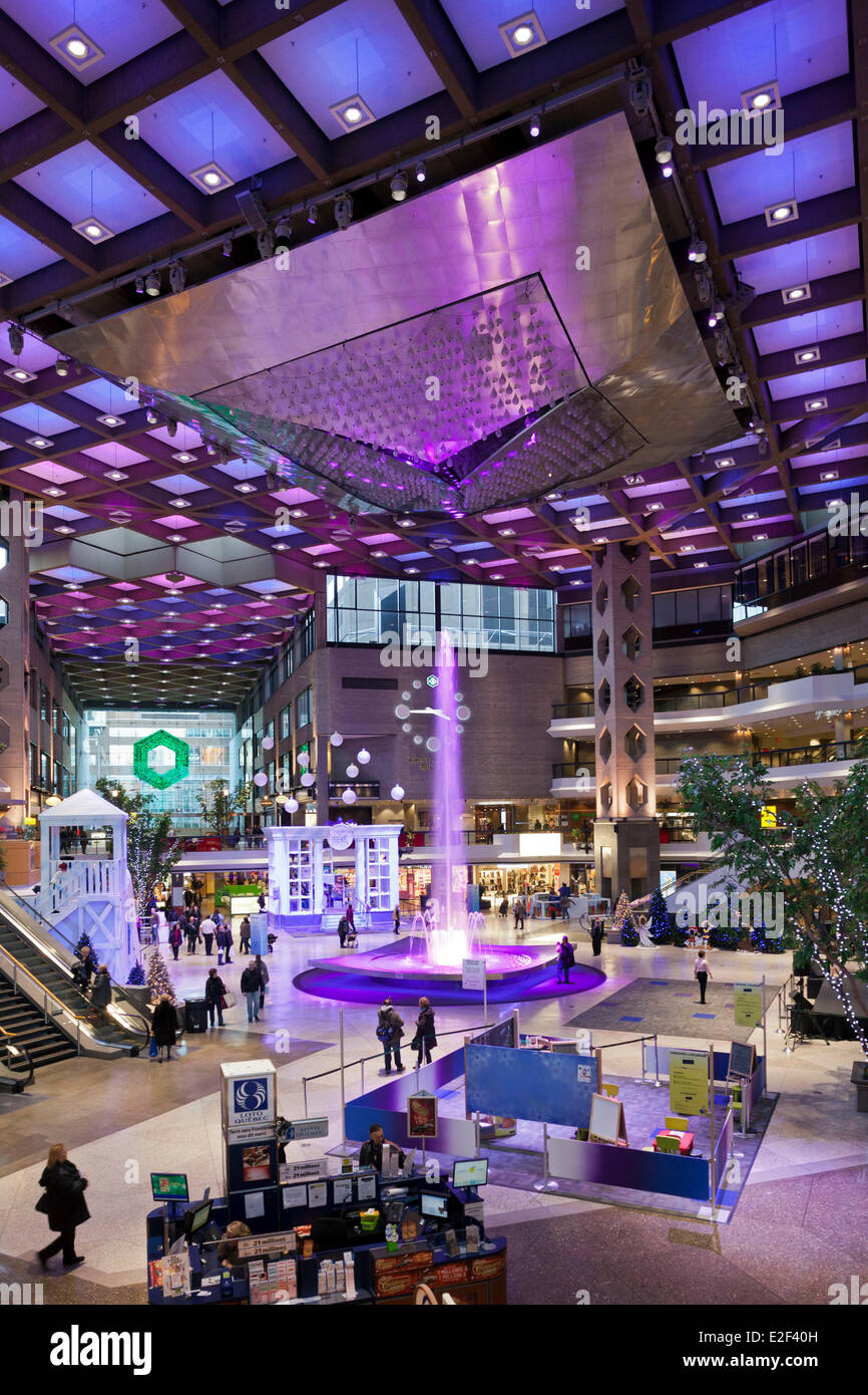 Canada, Provincia di Quebec, Montreal, la città sotterranea, il centro commerciale Complexe Desjardins Foto Stock