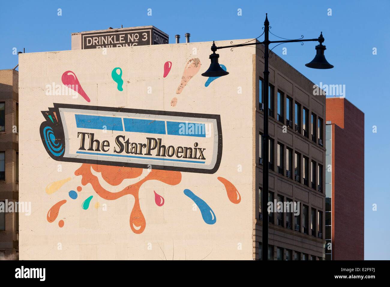 Canada, Saskatchewan, Saskatoon, downtown, parete la pubblicità per il quotidiano The Star Phoenix Foto Stock